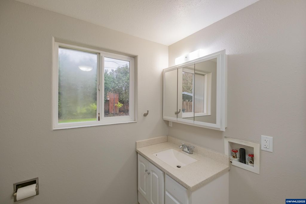 Image 26 of property listing at 3324 Ferndell St NE, Salem, OR 97301