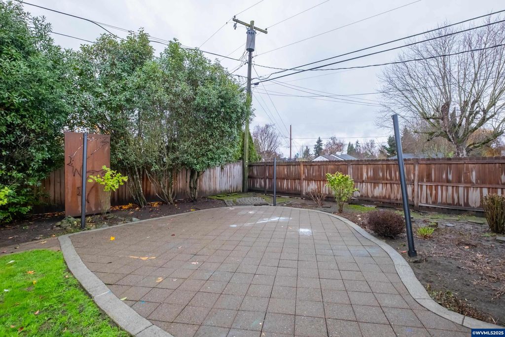 Image 33 of property listing at 3324 Ferndell St NE, Salem, OR 97301