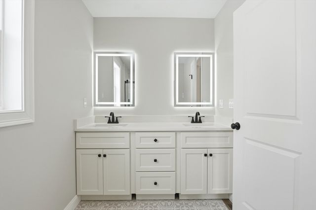 12 Benham Street, Worcester, MA 01604