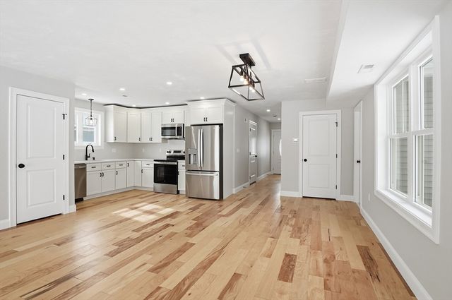 12 Benham Street, Worcester, MA 01604