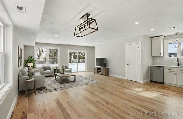 12 Benham Street, Worcester, MA 01604