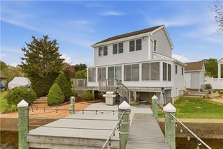 507 County Road, Barrington, RI 02806