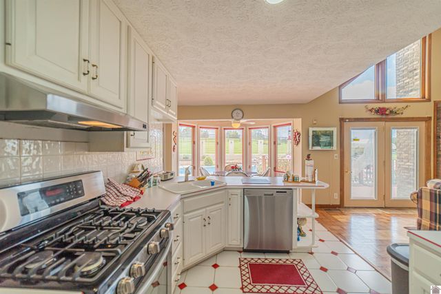 783 Ostle Loop, Grand Rivers, KY 42045