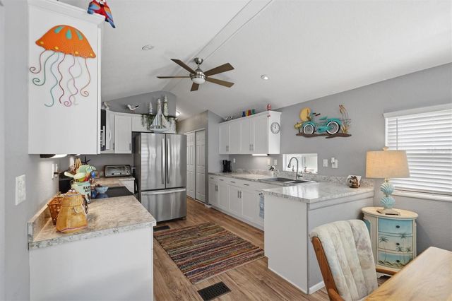 1674 UNIVERSITY PKWY 41, Sarasota, FL 34243