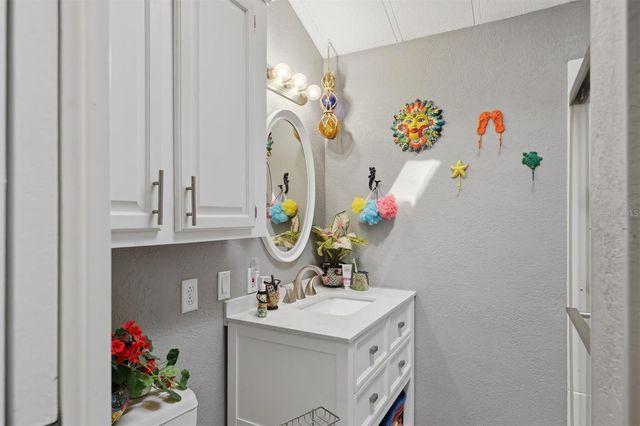 1674 UNIVERSITY PKWY 41, Sarasota, FL 34243