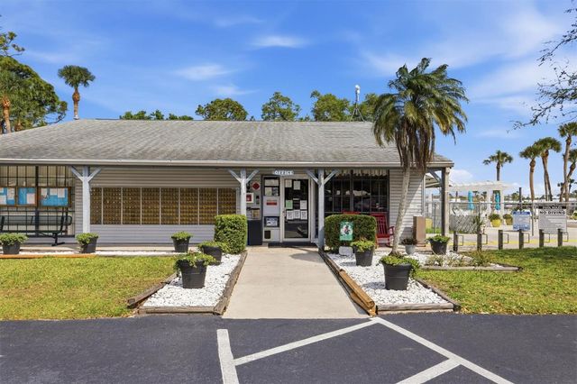 1674 UNIVERSITY PKWY 41, Sarasota, FL 34243