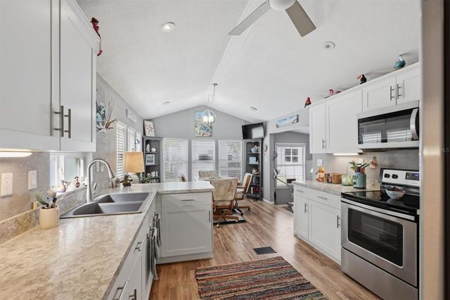 1674 UNIVERSITY PKWY 41, Sarasota, FL 34243