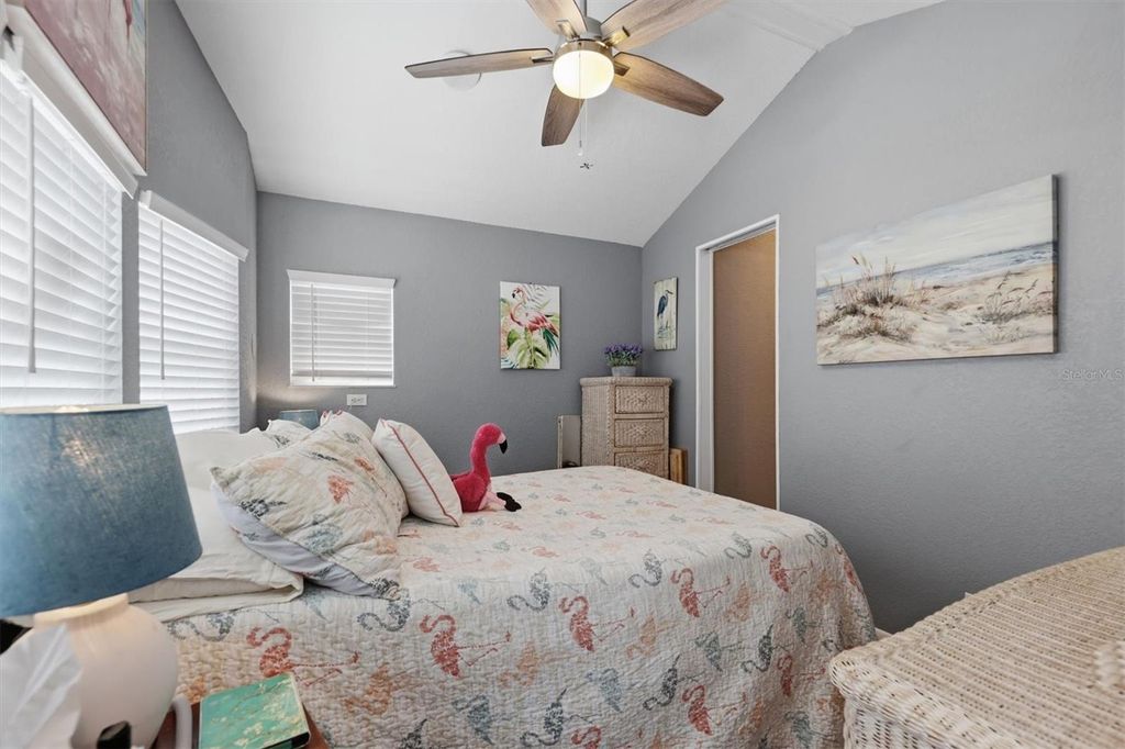 Image 17 of property listing at 1674 UNIVERSITY PKWY 41, Sarasota, FL 34243