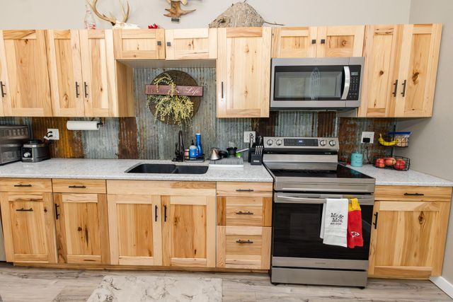 7128 E Farm Road 84, Strafford, MO 65757
