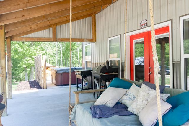 7128 E Farm Road 84, Strafford, MO 65757