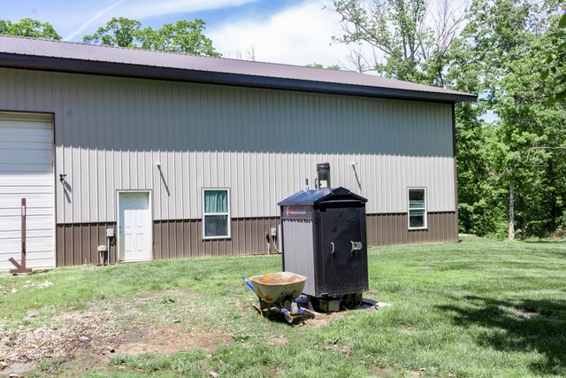 7128 E Farm Road 84, Strafford, MO 65757