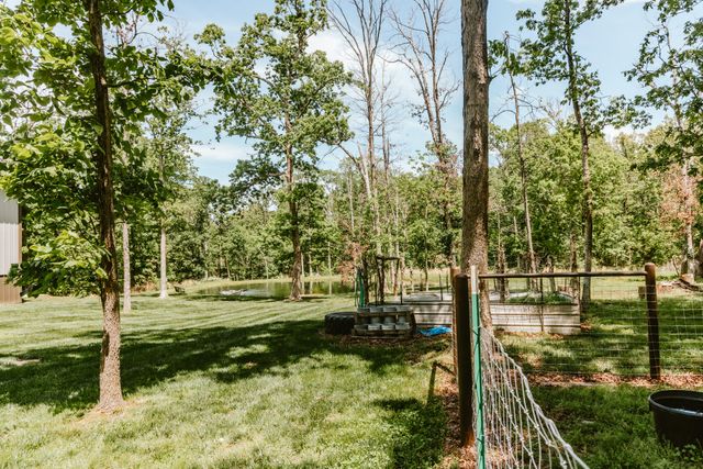 7128 E Farm Road 84, Strafford, MO 65757