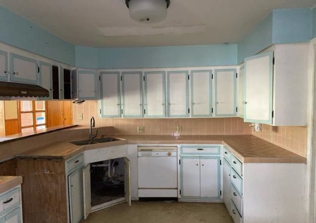 1002 S College Avenue, Cleveland, TX 77327