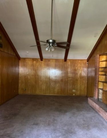 1002 S College Avenue, Cleveland, TX 77327