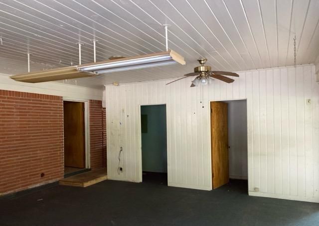 1002 S College Avenue, Cleveland, TX 77327