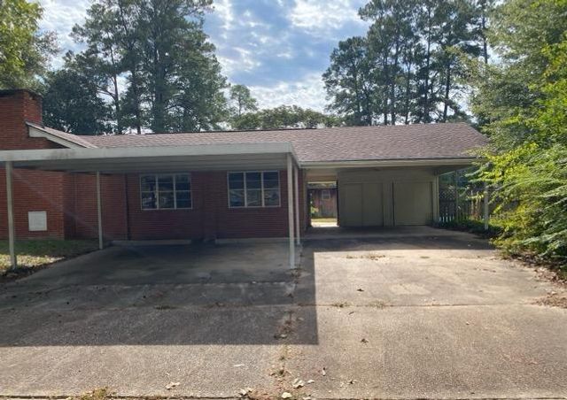 1002 S College Avenue, Cleveland, TX 77327