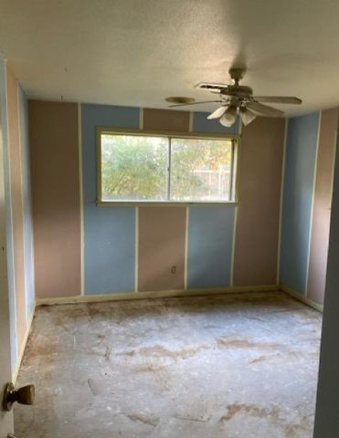 1002 S College Avenue, Cleveland, TX 77327