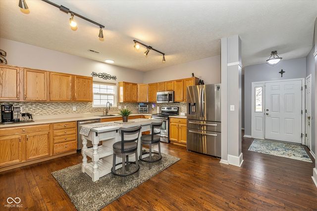 8457 Templederry Drive, Brownsburg, IN 46112