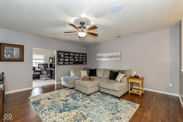 8457 Templederry Drive, Brownsburg, IN 46112