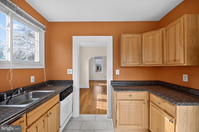 2403 BURKE AVE, Alexandria, VA 22301