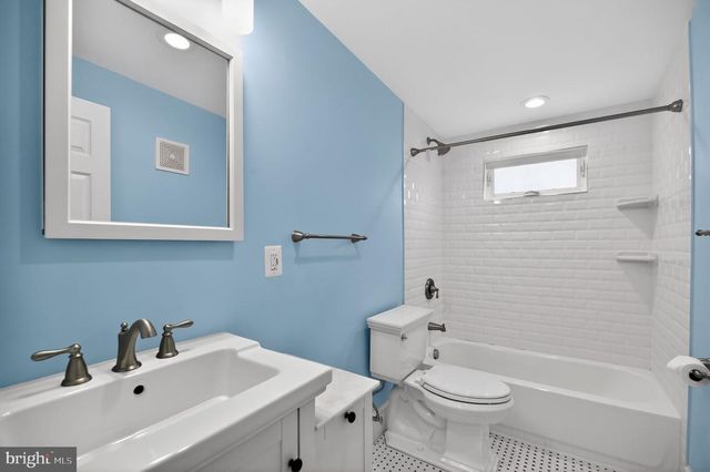 2403 BURKE AVE, Alexandria, VA 22301