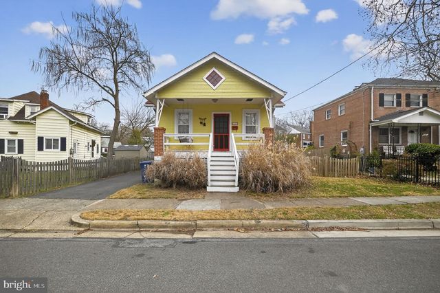 2403 BURKE AVE, Alexandria, VA 22301