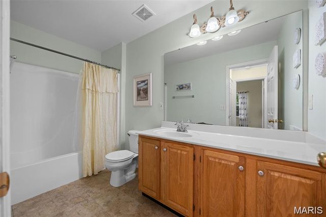 1227 Big Bend Crossing Drive, Manchester, MO 63088
