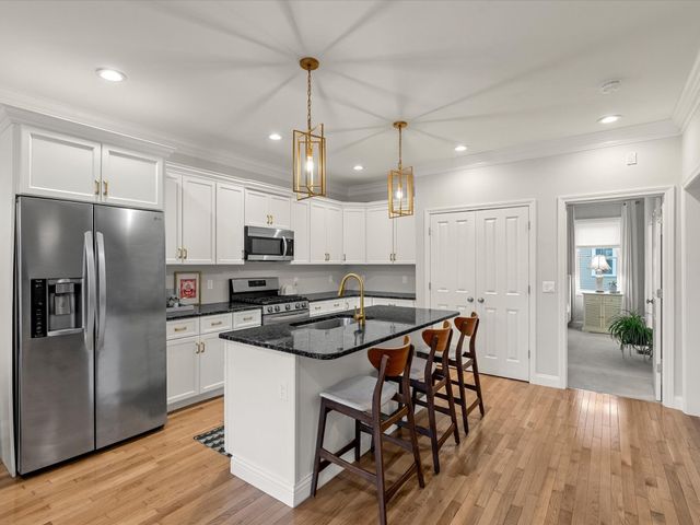 77 Sunflower Way, Plymouth, MA 02360