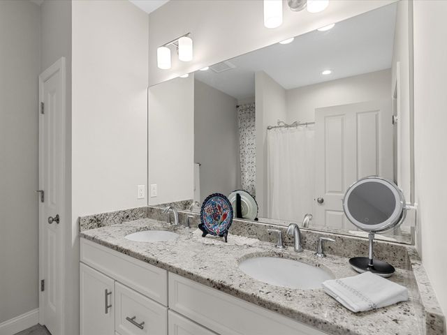 77 Sunflower Way, Plymouth, MA 02360