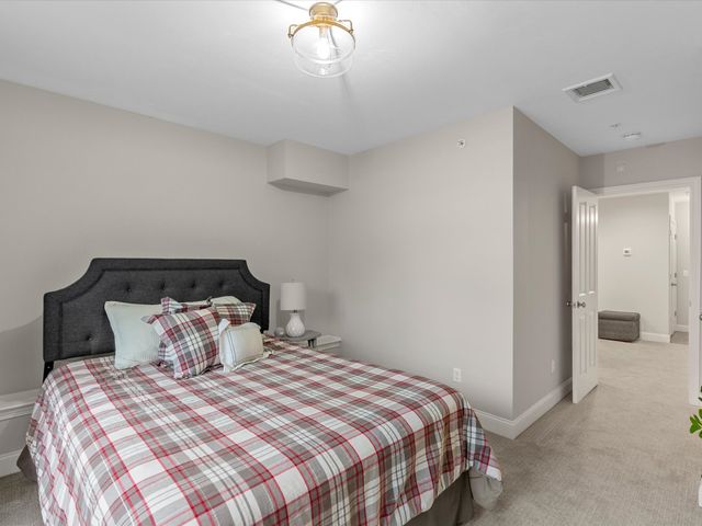 77 Sunflower Way, Plymouth, MA 02360
