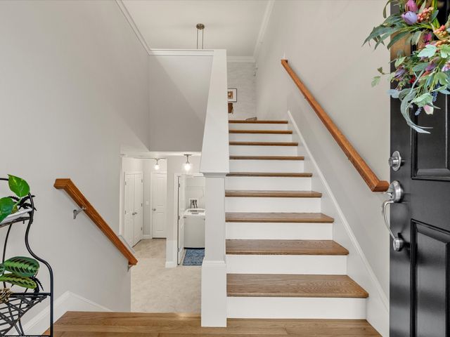 77 Sunflower Way, Plymouth, MA 02360