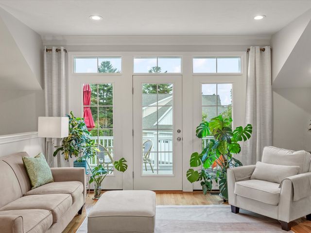 77 Sunflower Way, Plymouth, MA 02360