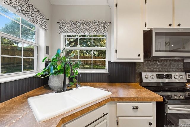 204 Lake Park, Canyon Lake, TX 78133