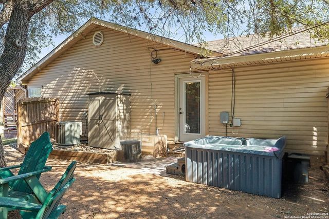 204 Lake Park, Canyon Lake, TX 78133