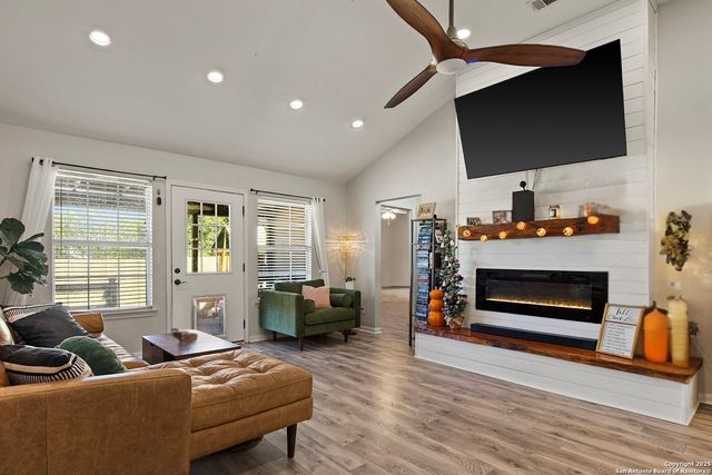 204 Lake Park, Canyon Lake, TX 78133