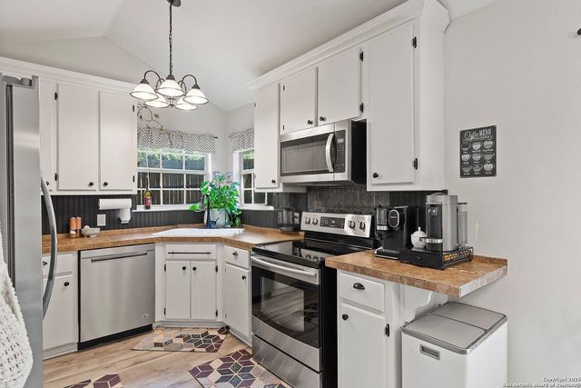 204 Lake Park, Canyon Lake, TX 78133