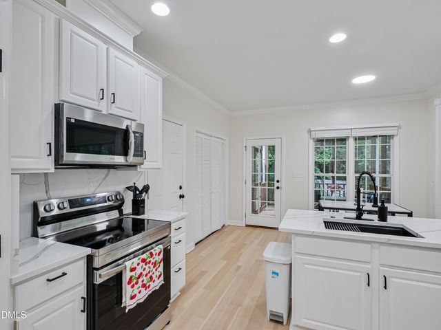 8424 Eagle View Drive, Durham, NC 27713