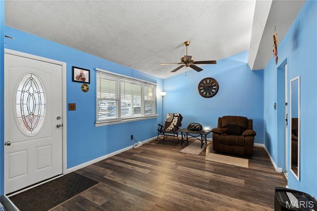 815 Holiday Avenue, Hazelwood, MO 63042