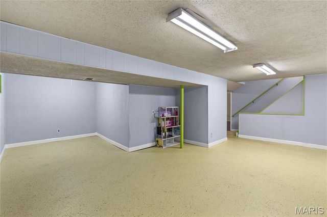 815 Holiday Avenue, Hazelwood, MO 63042