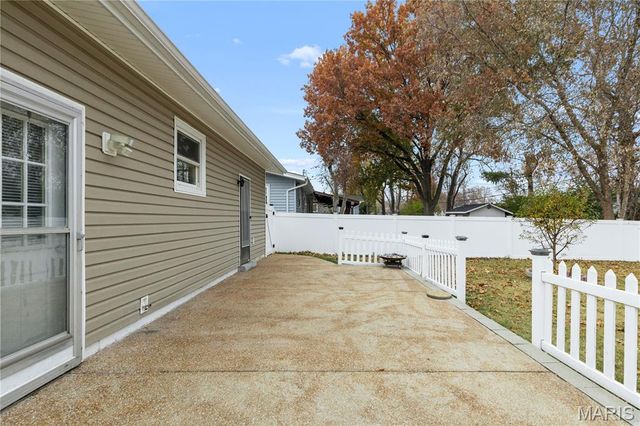 815 Holiday Avenue, Hazelwood, MO 63042