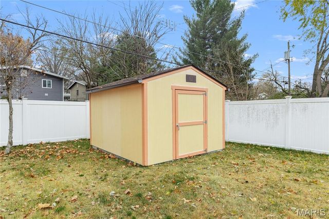 815 Holiday Avenue, Hazelwood, MO 63042