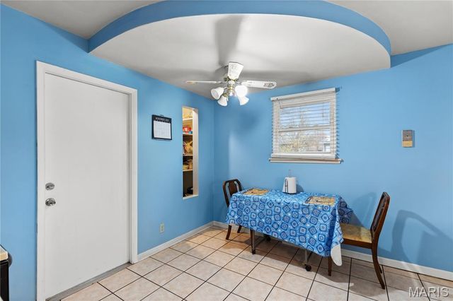 815 Holiday Avenue, Hazelwood, MO 63042