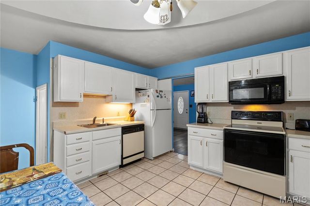 815 Holiday Avenue, Hazelwood, MO 63042