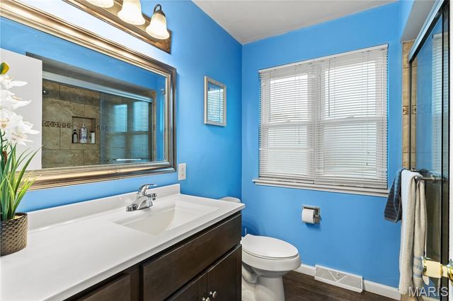 815 Holiday Avenue, Hazelwood, MO 63042