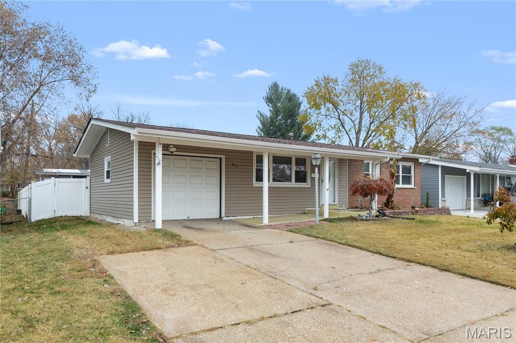 815 Holiday Avenue, Hazelwood, MO 63042