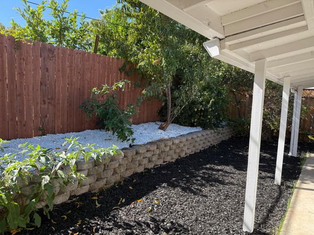 5851 Larry Way, North Highlands, CA 95660