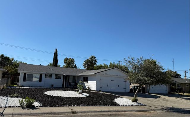 5851 Larry Way, North Highlands, CA 95660