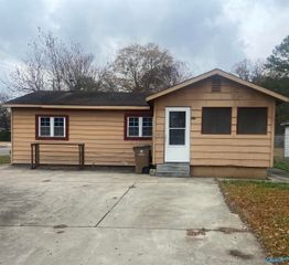 223 SW 11th Avenue, Decatur, AL 35601