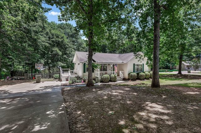 102 Stonewall Court, Seneca, SC 29678