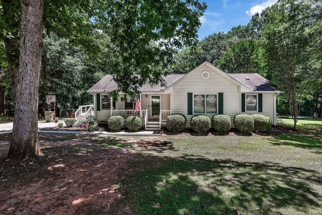 102 Stonewall Court, Seneca, SC 29678